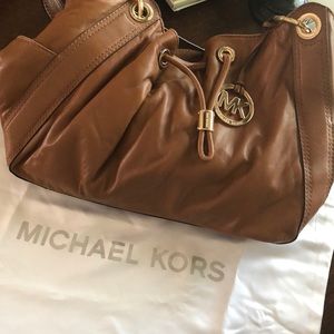 🎁ON HOLD! 🎁Michael Kors purse. Make an offer!